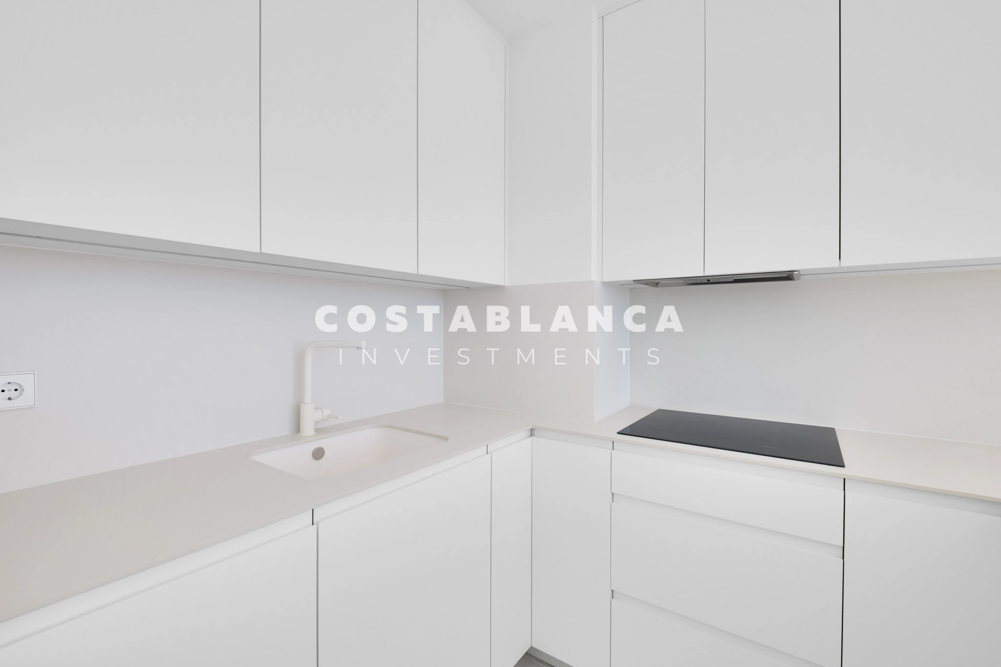 Exceptional First Line Penthouse with Panoramic Sea Views in Villajoyosa