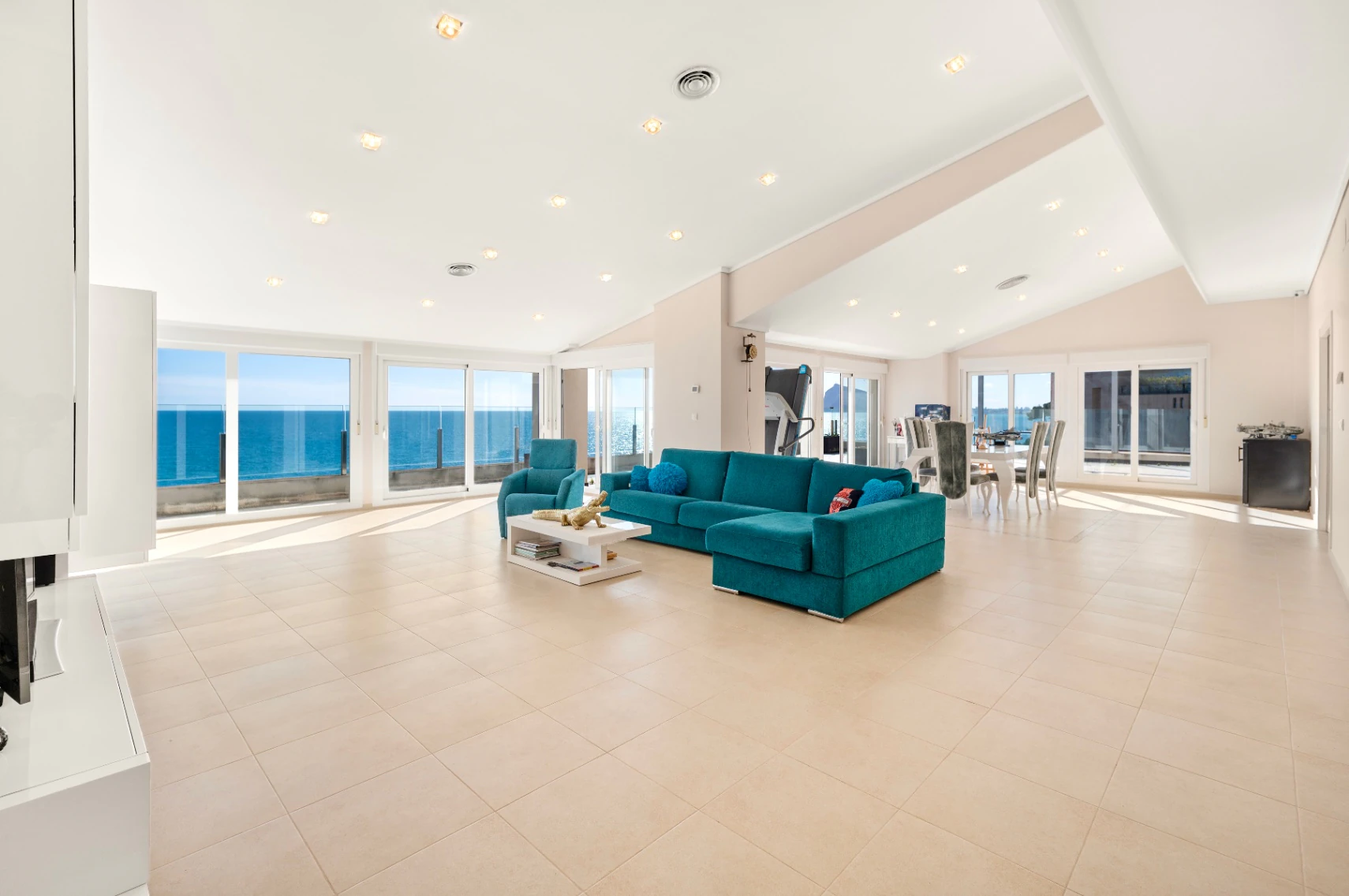 Penthouse for Sale in Altea Mascarat With Gigantic Terrace and Breathtaking Seaviews