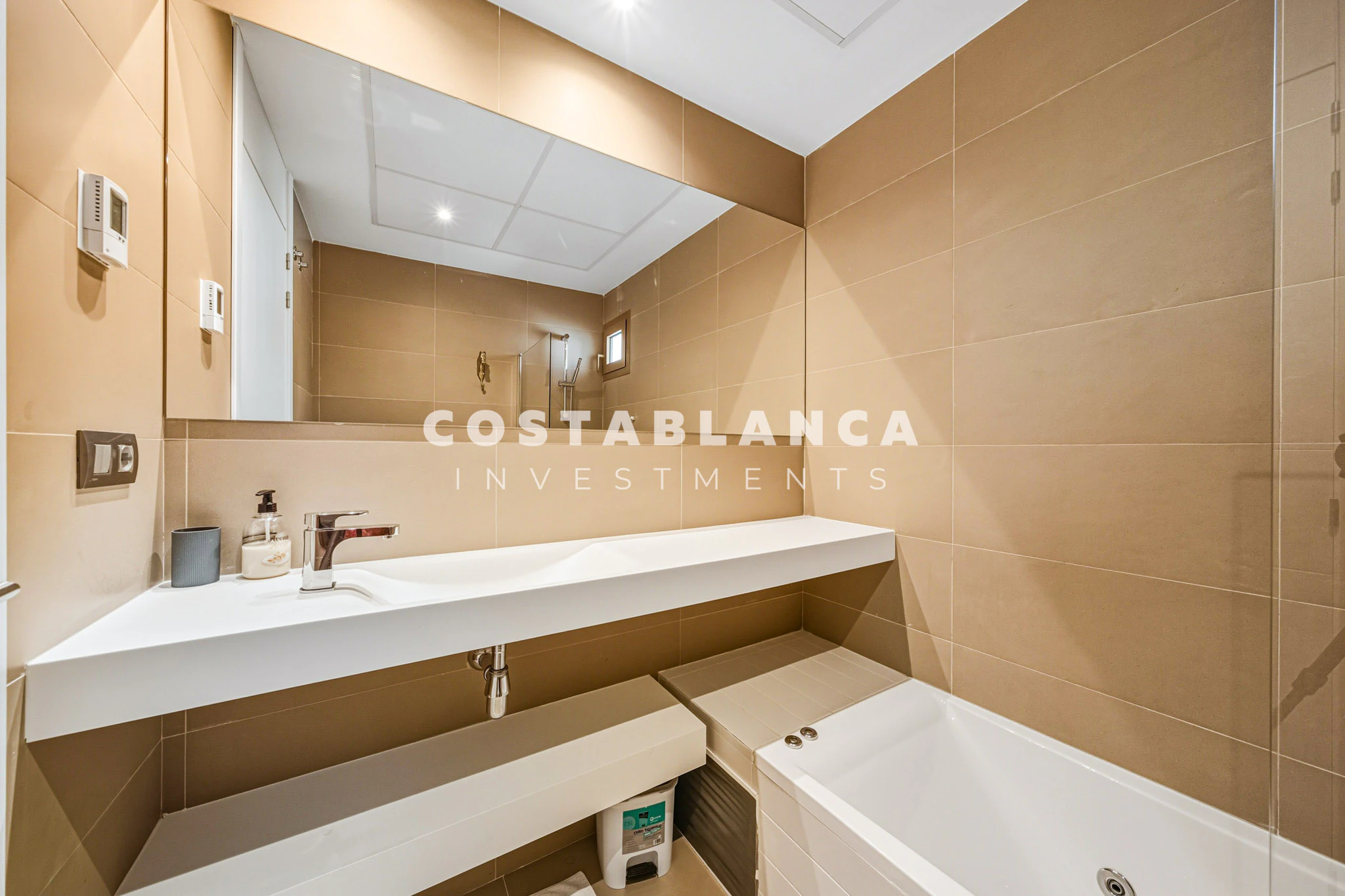 Appartement de luxe au 37e étage avec vues panoramiques sur la mer à Benidorm