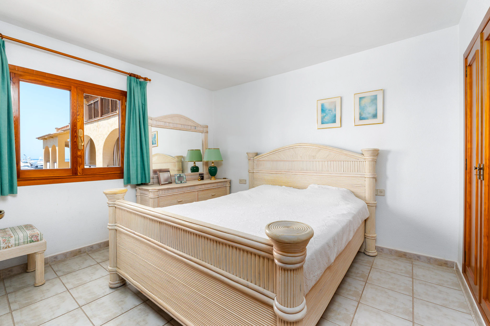 Atemberaubende Wohnung mit Meerblick im Herzen der Marina Campomanes