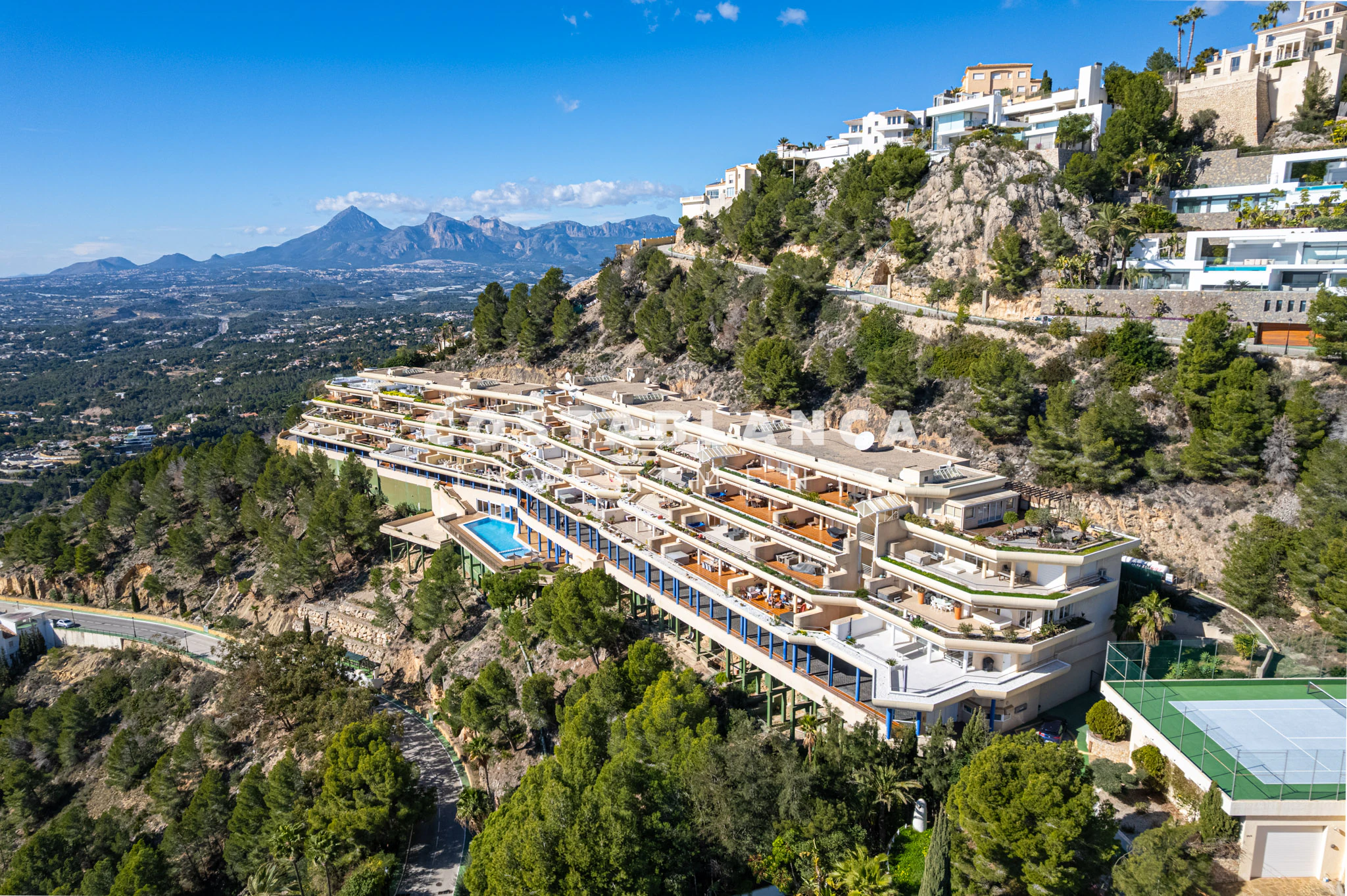 Luksusowe mieszkanie z panoramicznymi widokami i tarasem w Altea Hills