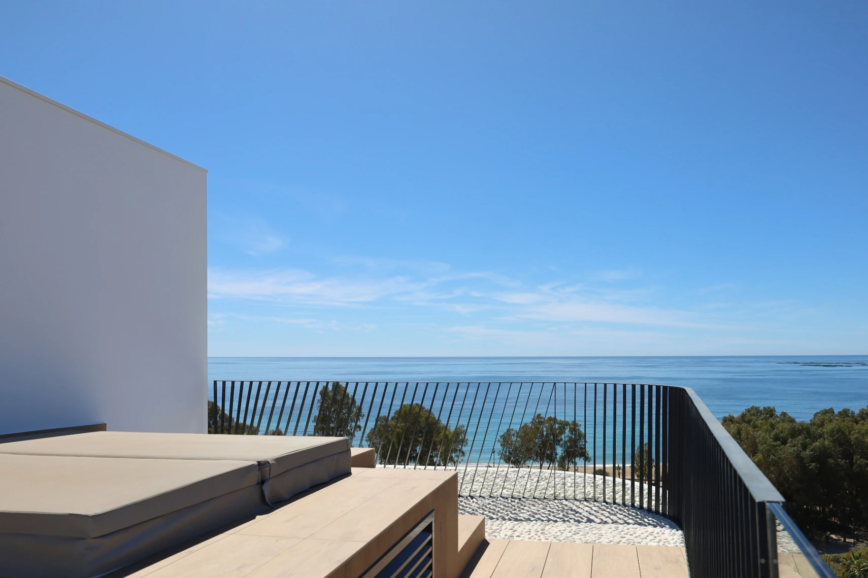 Top-Floor Luxury Apartment with Rooftop Pool for sale in Villajoyosa