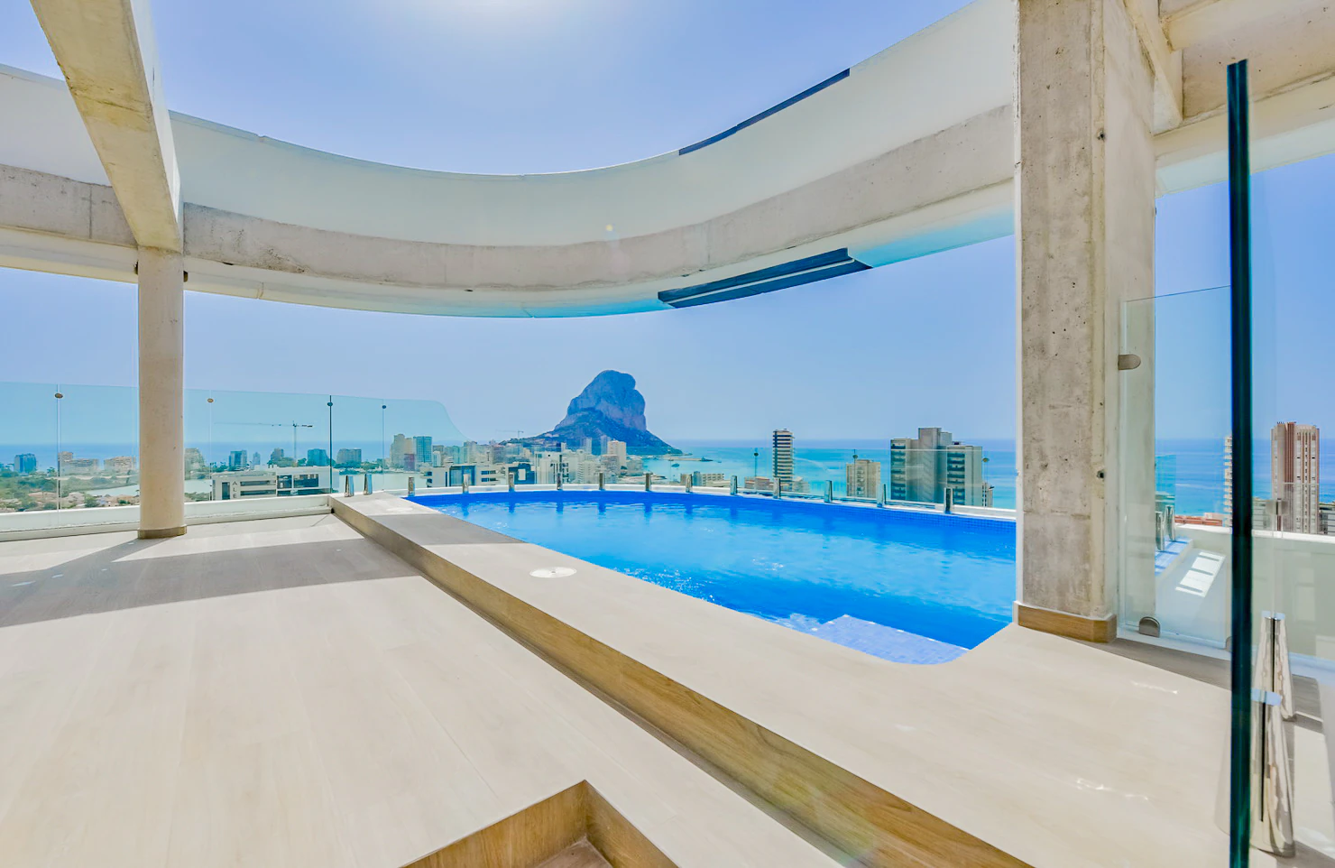 Penthouse moderne à vendre à Calpe avec piscine privée
