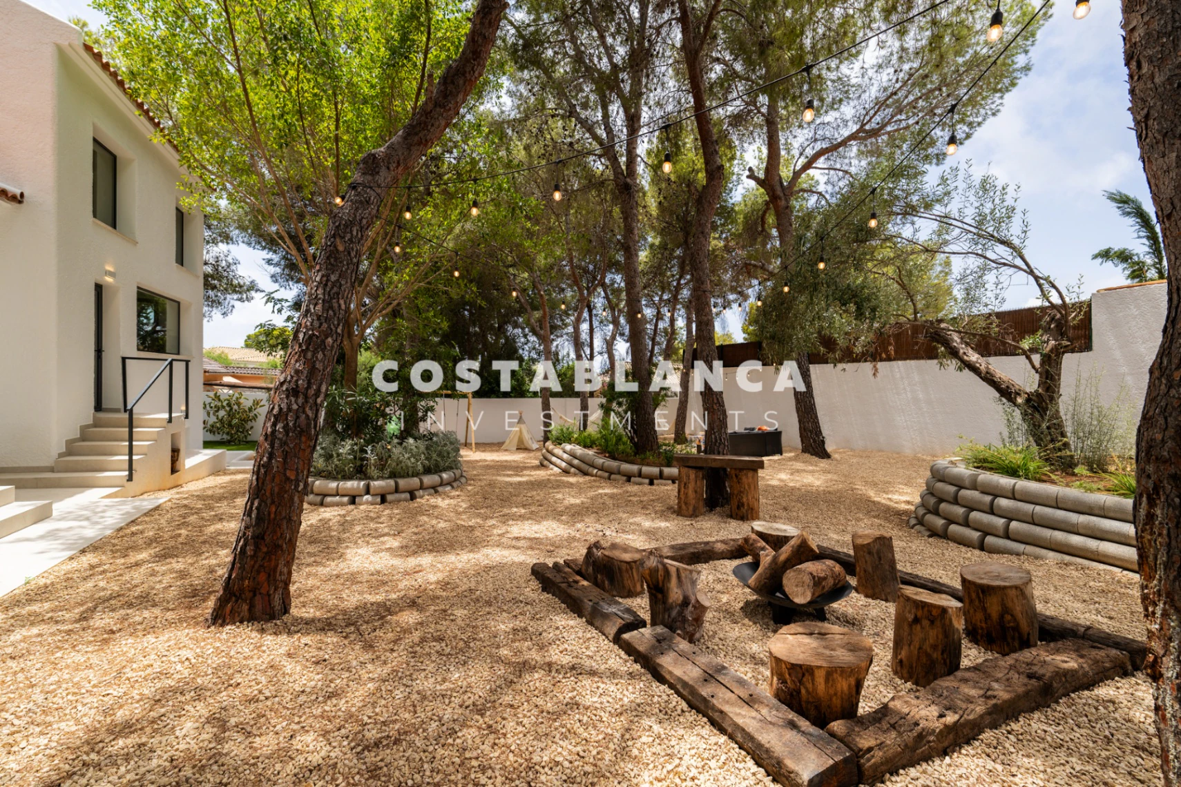 Moderne Ibiza Villa met Privé Zwembad en Dakterras in Altea