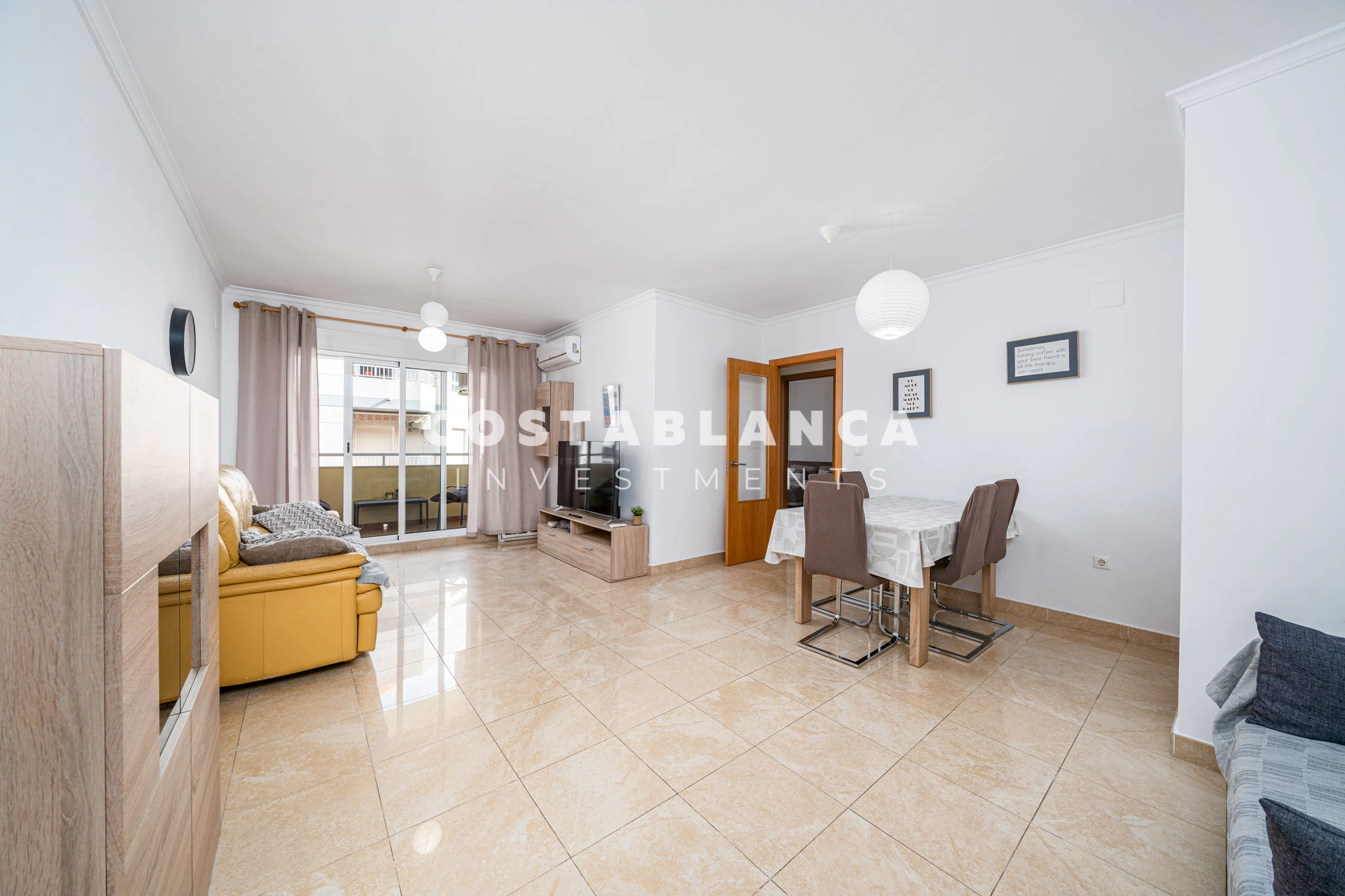 Spacious 3 Bedroom, Apartment in Central Dénia