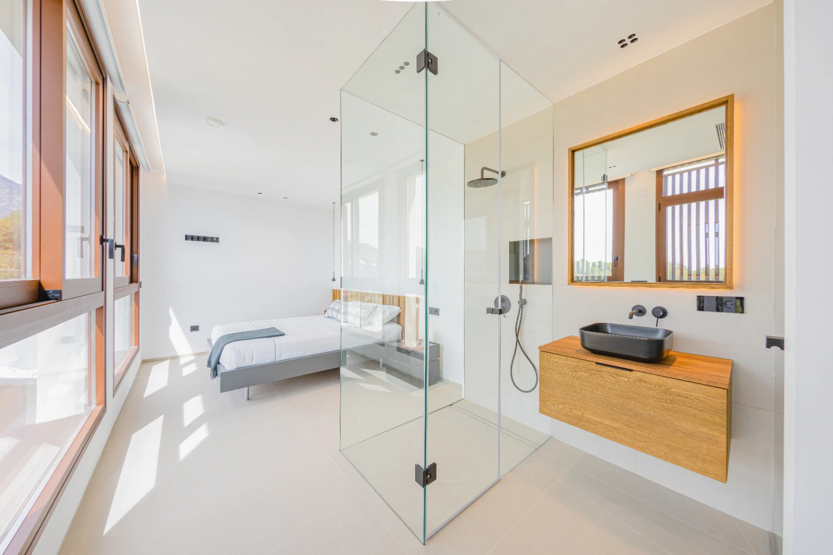 Modern New Build Villa with SPA Zone and Panaramic Views for Sale in Benidorm