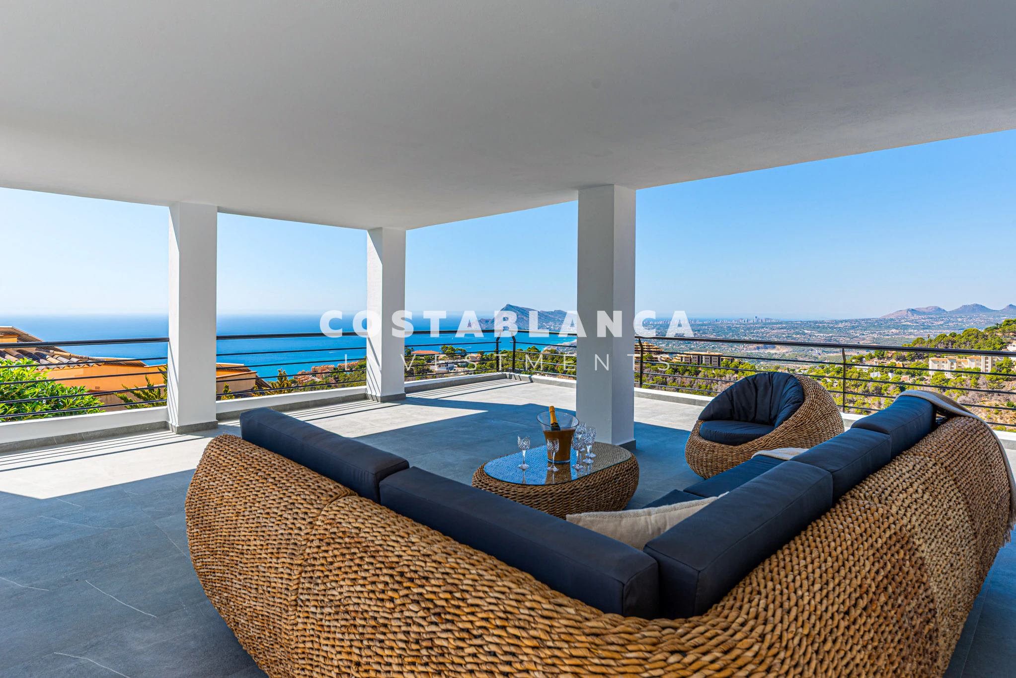 Designer Villa met Infinity Uitzichten over de Costa Blanca Te Koop In Altea Hills