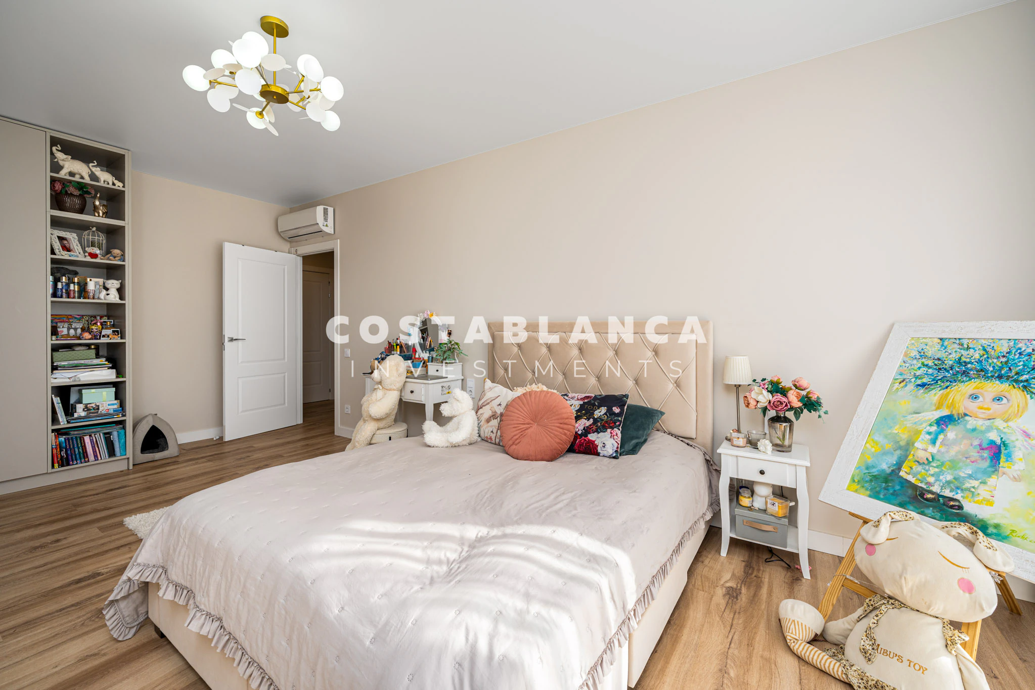 Villa moderne élégante avec piscine privée et suite principale à vendre à Calpe