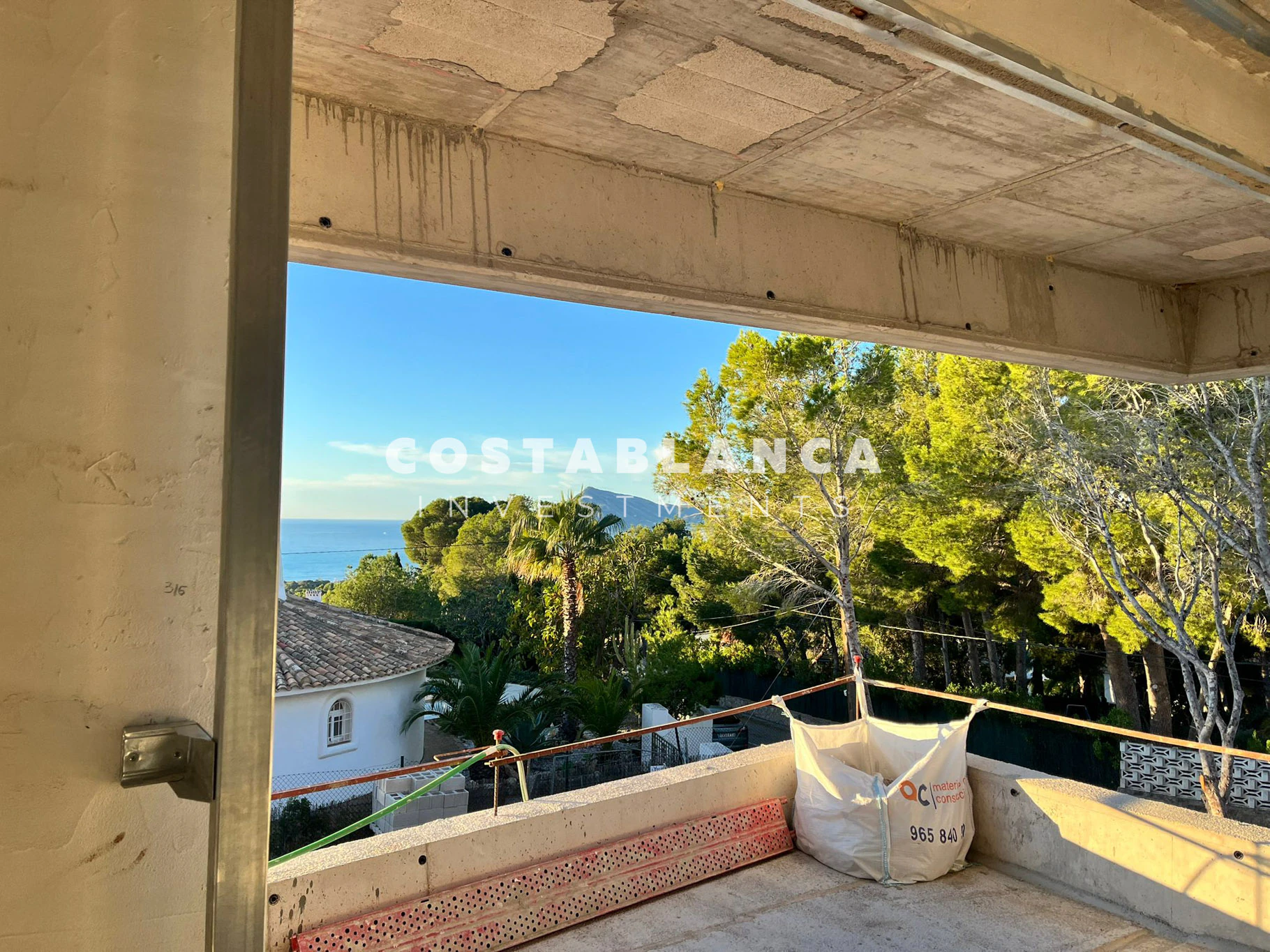 Eine private Luxusvilla, die Design, Komfort und Nachhaltigkeit in Altea vereint.