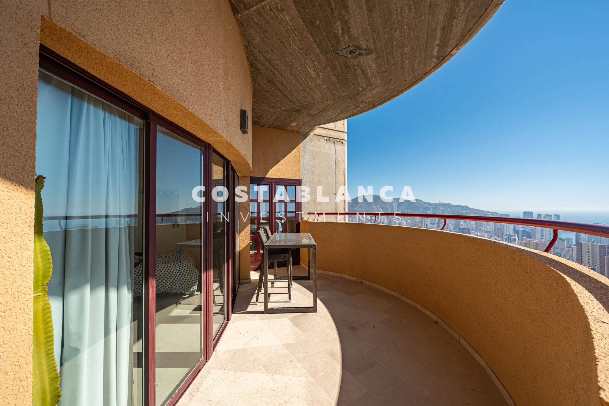 Apartment for Sale Entire 38th Floor of the Iconic Negurigane Building for sale in Benidorm