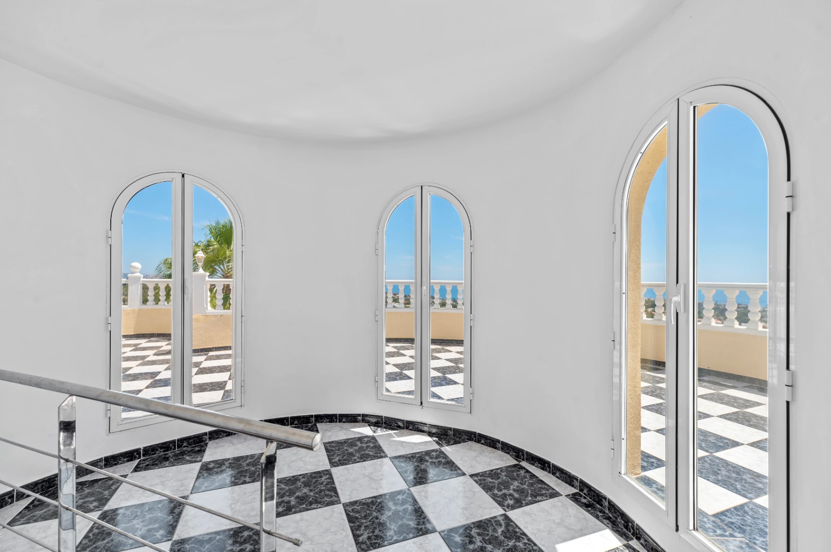 STUNNING MEDITERRANEAN VILLA FOR SALE IN CALPE WITH PANORAMIC SEA AND MOUNTAIN VIEWS