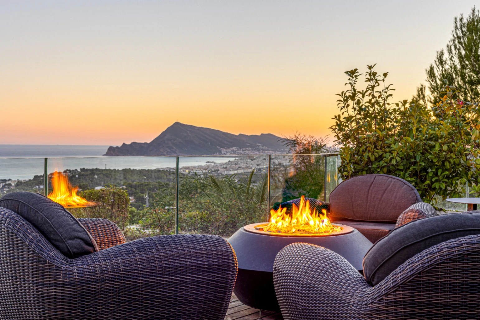 Exclusive Villa in Altea La Vella with a Roof deck and sea Views for sale