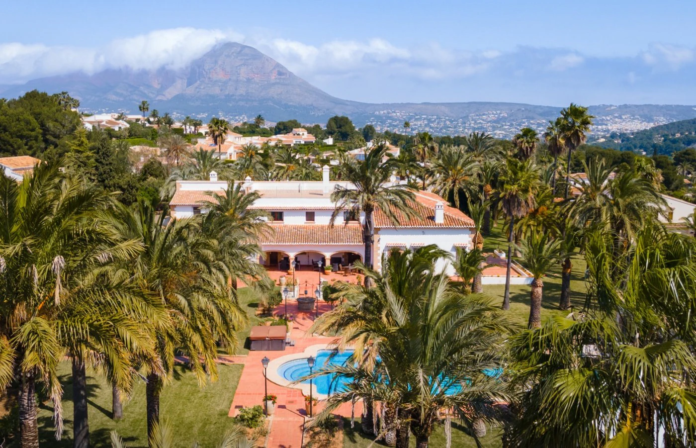 Gran Villa con casa de invitados en Jávea y parcela 5.835m2