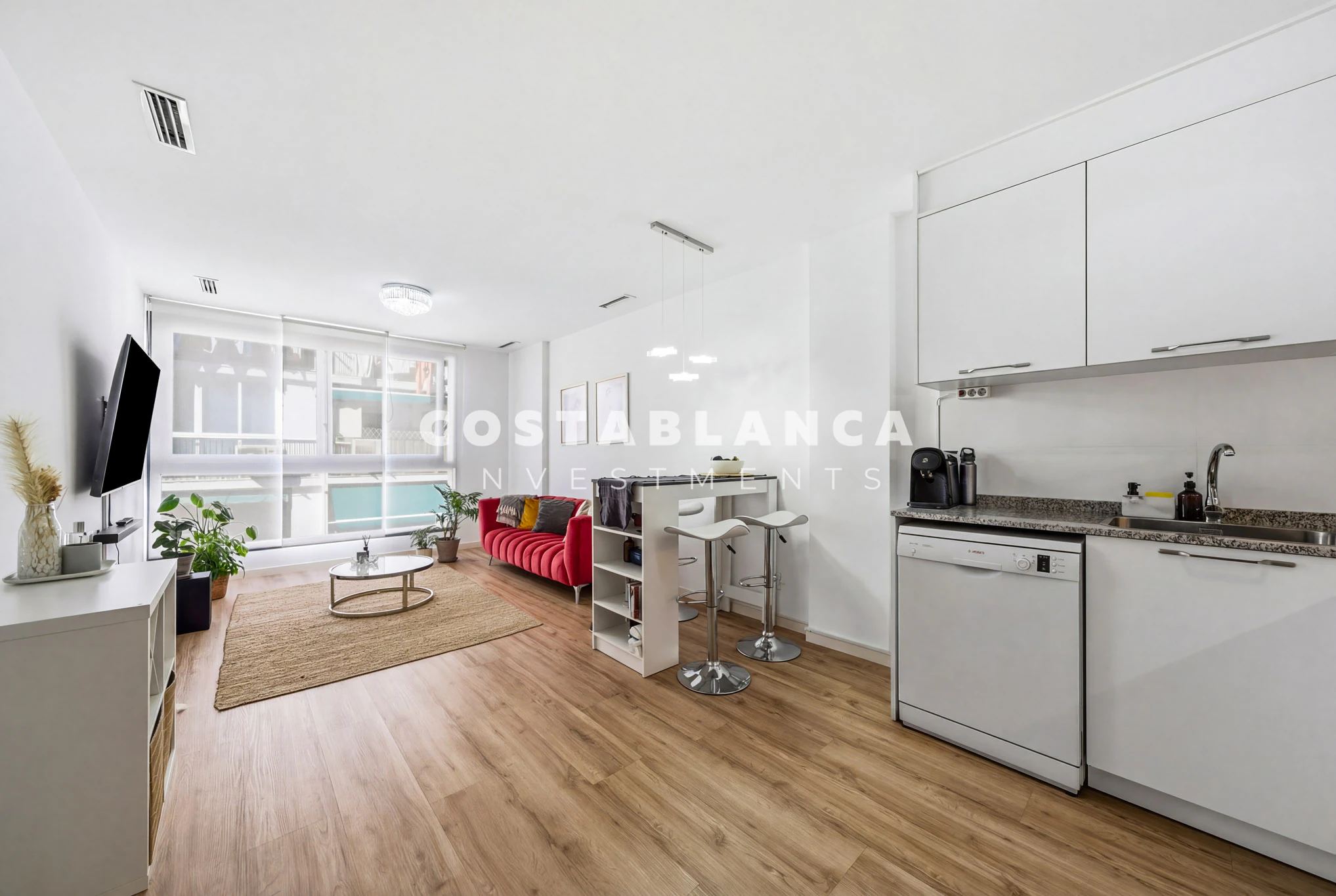 Moderne Wohnung zu verkaufen in Benidorm Poniente mit Pool und hoher Mietrendite.