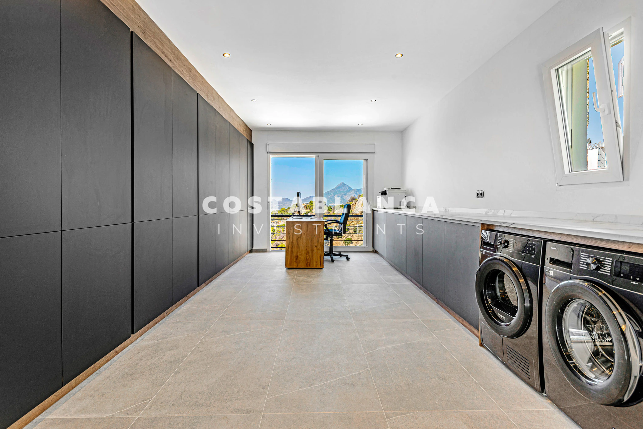 Designer Villa met Infinity Uitzichten over de Costa Blanca Te Koop In Altea Hills