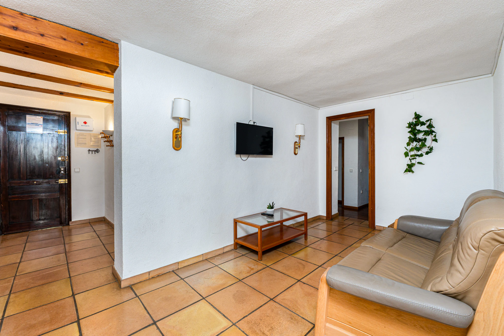Spacious Villa With Sports Areas, Guest Apartment for sale in Polop