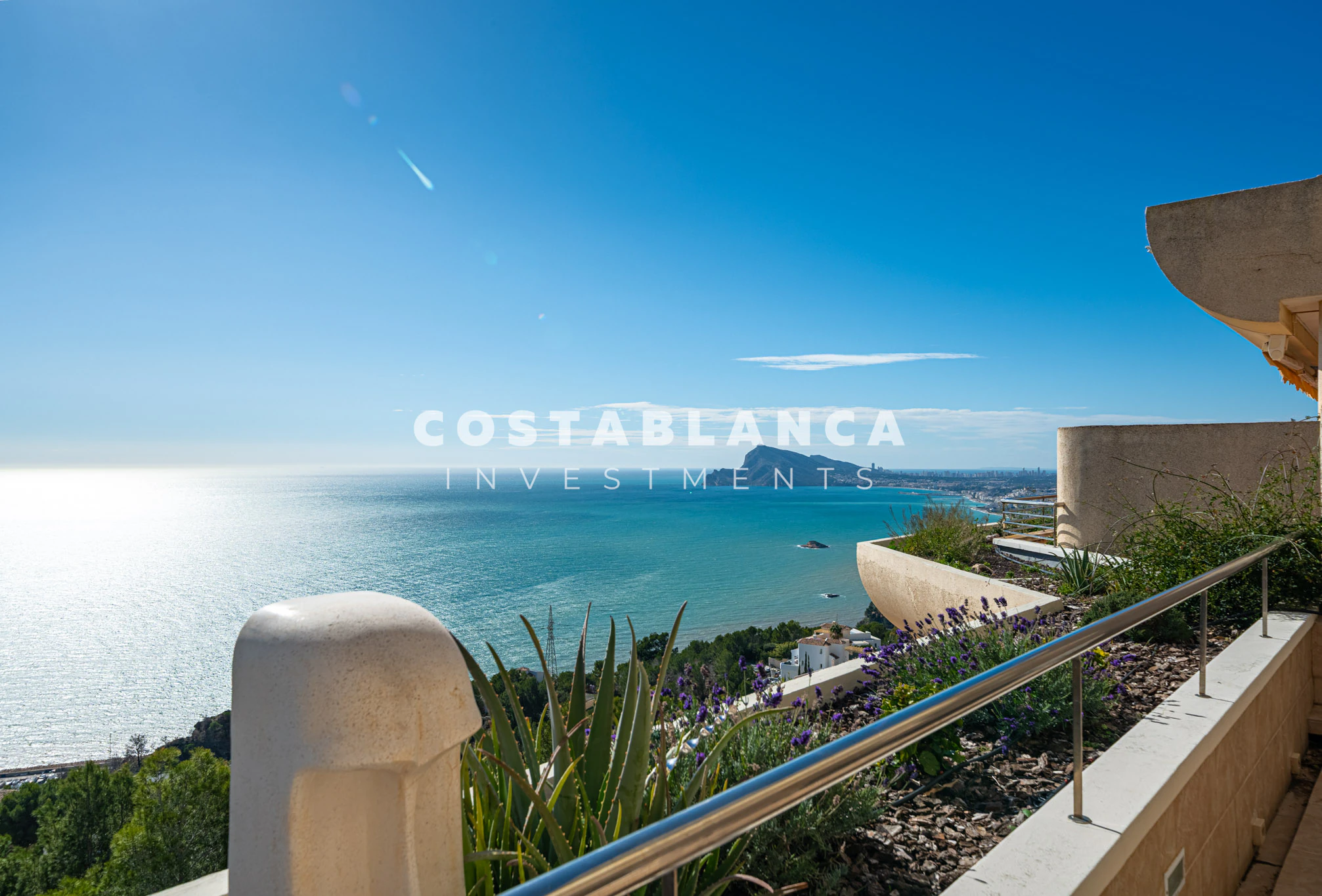 Luksusowe mieszkanie z panoramicznymi widokami i tarasem w Altea Hills