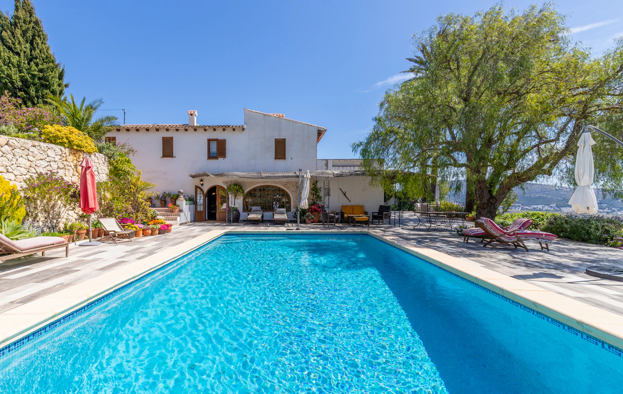 Last Rustic Finca available for sale with sea views in Teulada