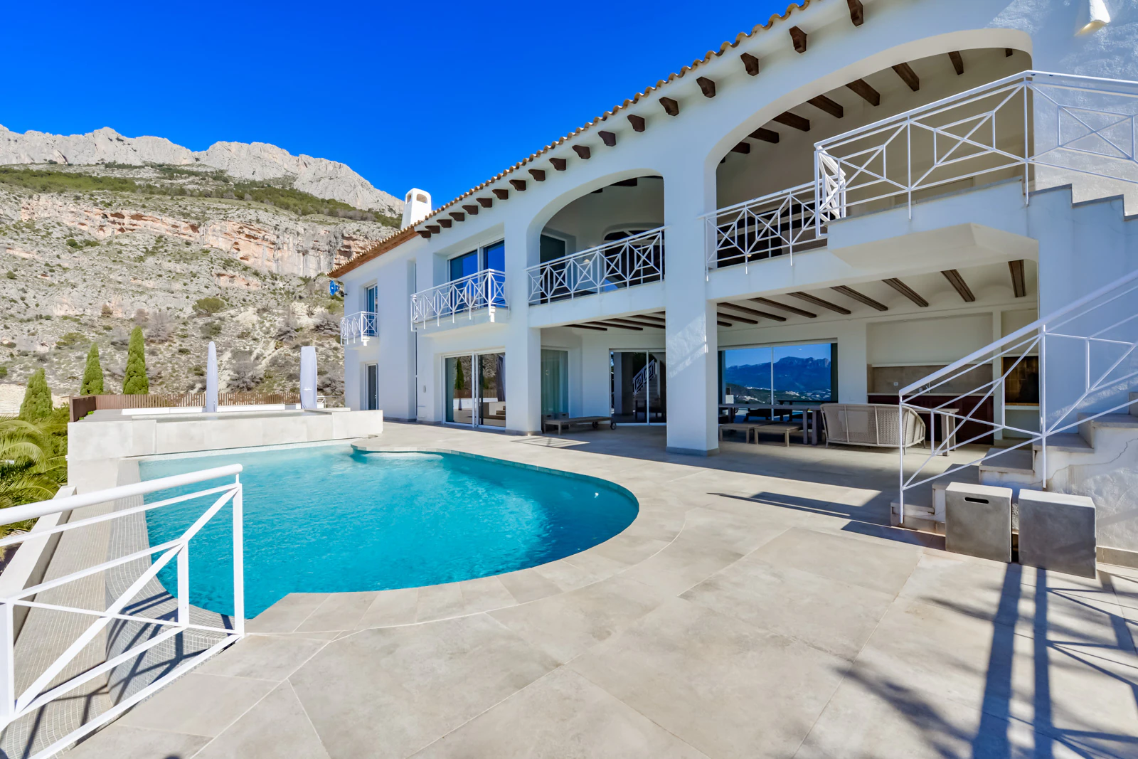 Villa Moderna en Venta en Altea con Vistas