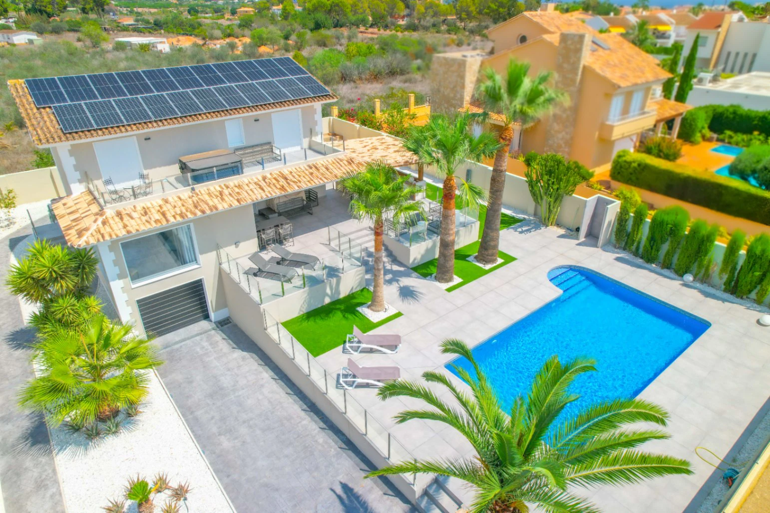 Villa Méditerranéenne Moderne avec Piscine, Jardin et Garage Couvert à vendre à Alfaz del Pi