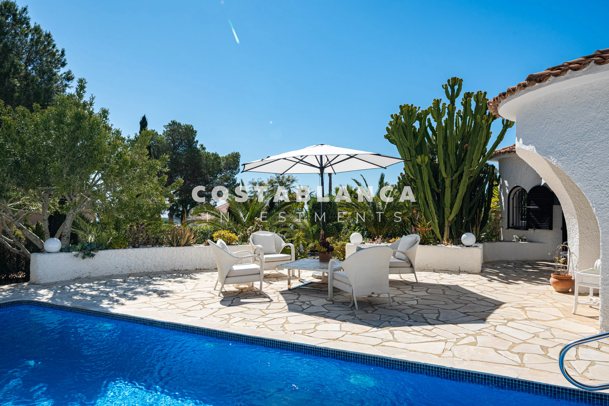 Peaceful Mediterranean Villa with Flat Plot and Open Views for sale in Altea