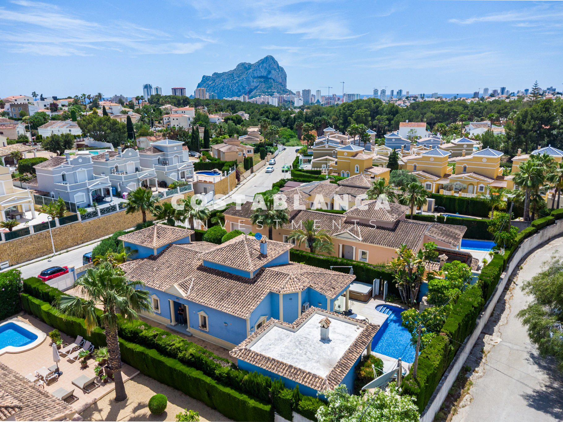 Hermosa Villa en Calpe con Piscina y vistas a la Montaña