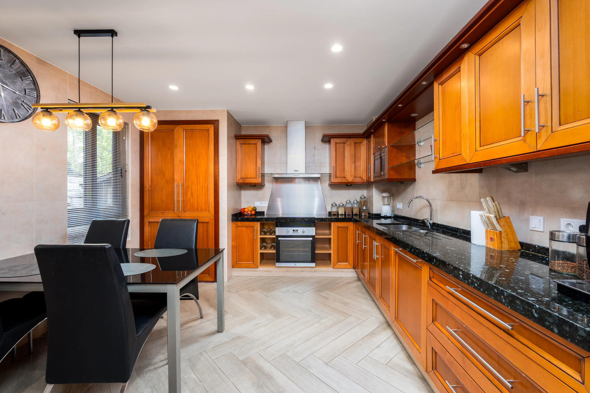Renovated Mediterranean Villa for sale with Sea Views in Sierra Cortina, Finestrat