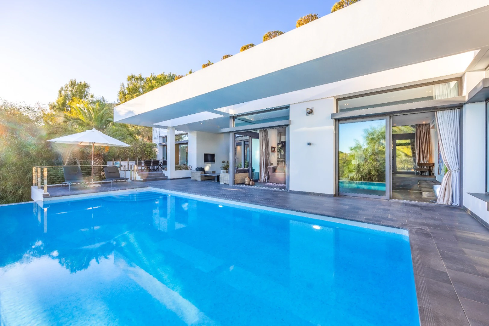 Exclusive Villa in Altea La Vella with a Roof deck and sea Views for sale