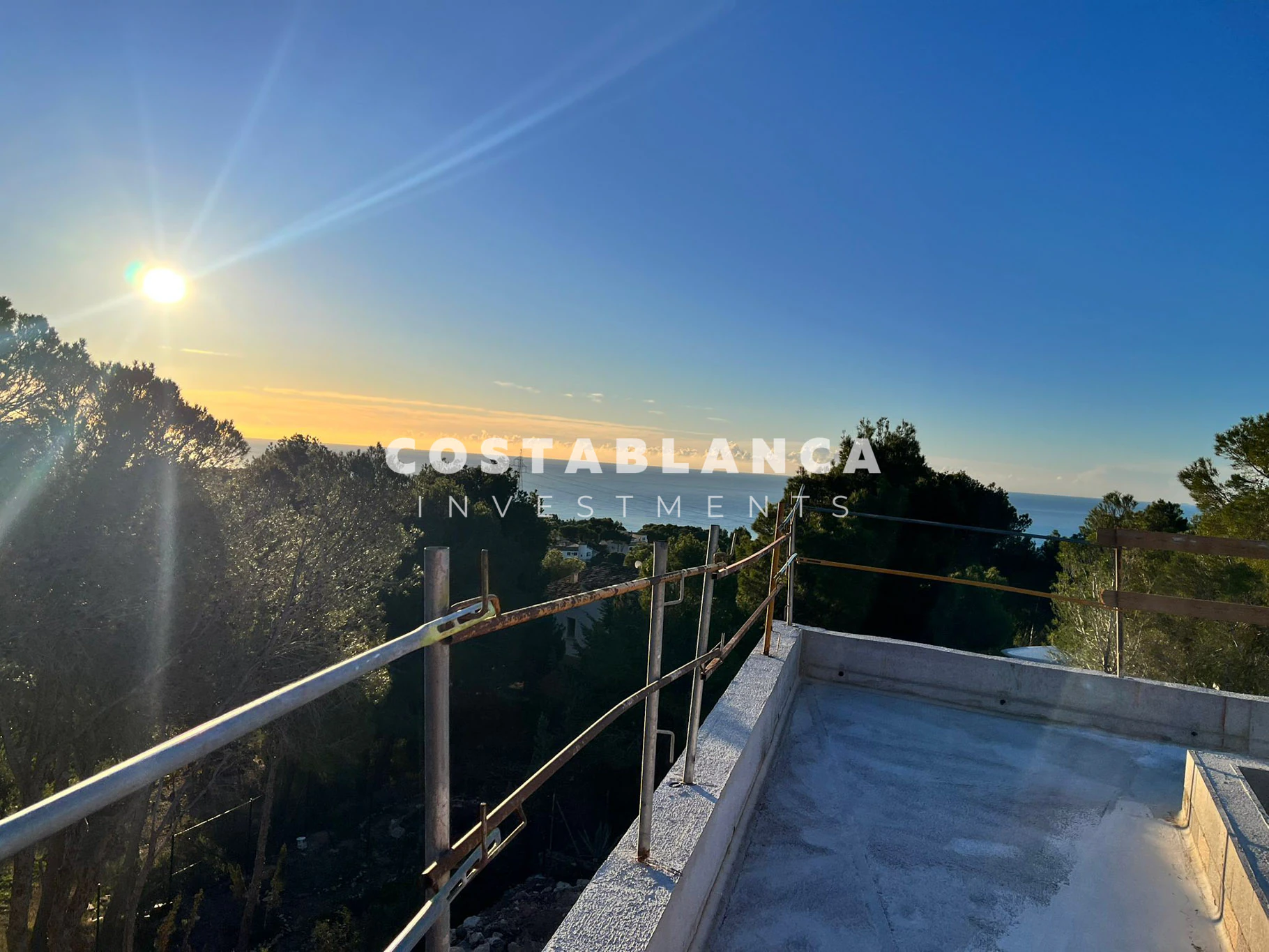 Eine private Luxusvilla, die Design, Komfort und Nachhaltigkeit in Altea vereint.