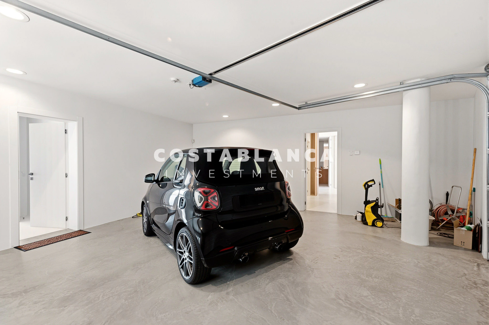 Luxury Penthouse with Panoramic Sea & Mountain Views for sale in Altea La Vella