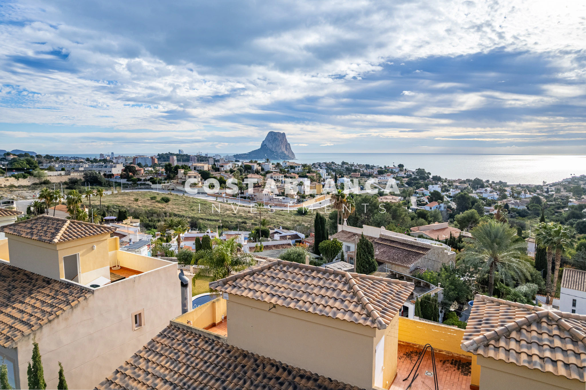 Duplex for Sale in Calpe with Panoramic Sea Views