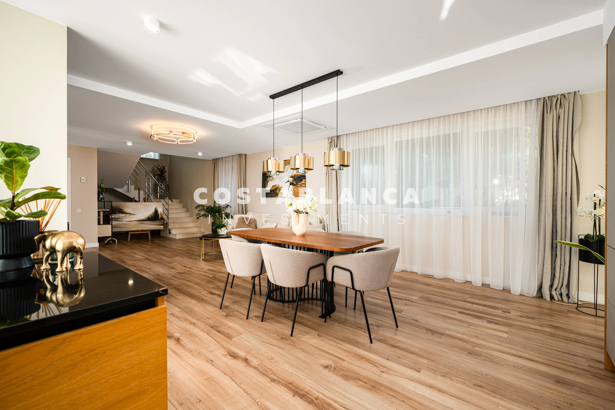 Villa moderne élégante avec piscine privée et suite principale à vendre à Calpe
