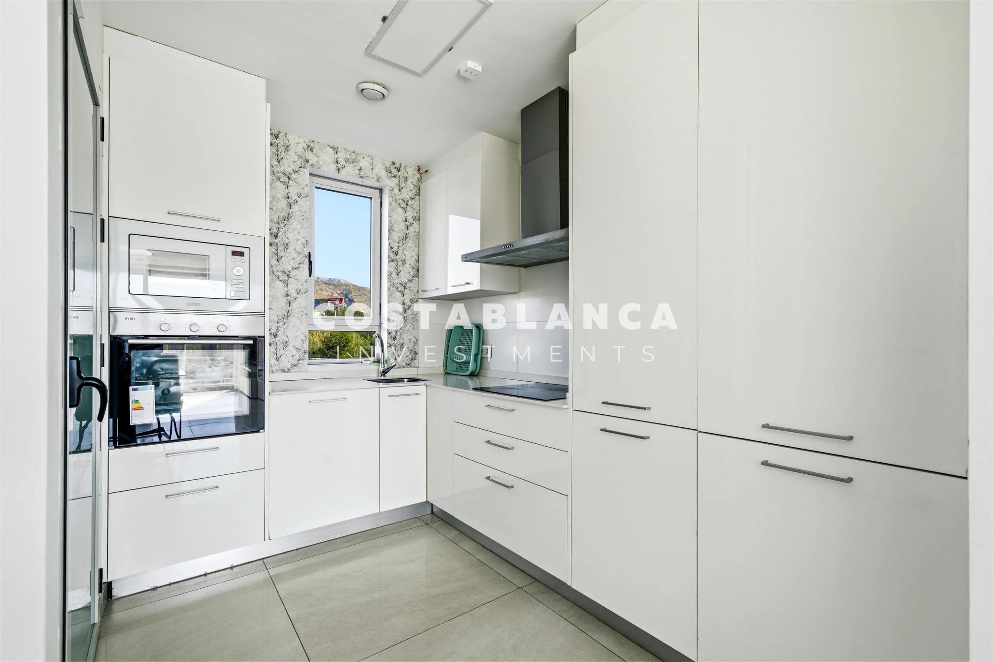 Stylish 2 Bedroom apartment Near Beach and Shopping for sale in Finestrat