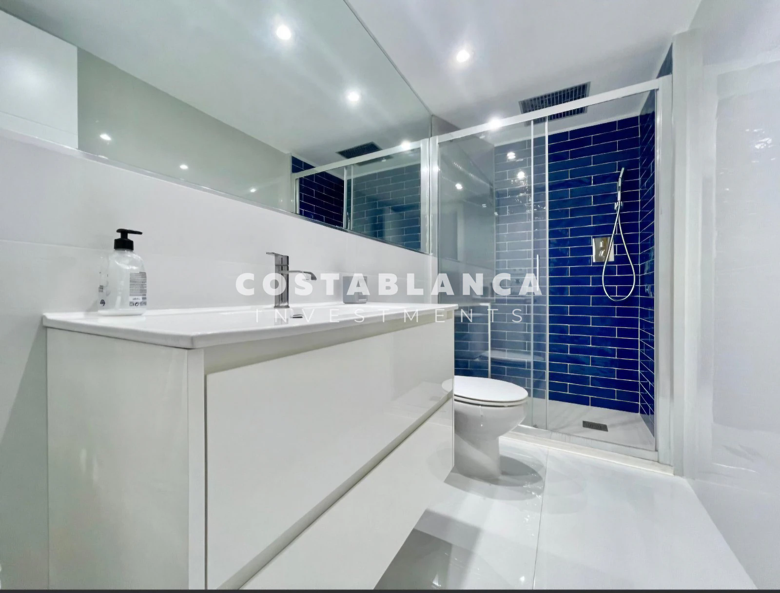 Penthouse in erster Linie mit Panoramablick auf das Meer zu verkaufen in Benidorm