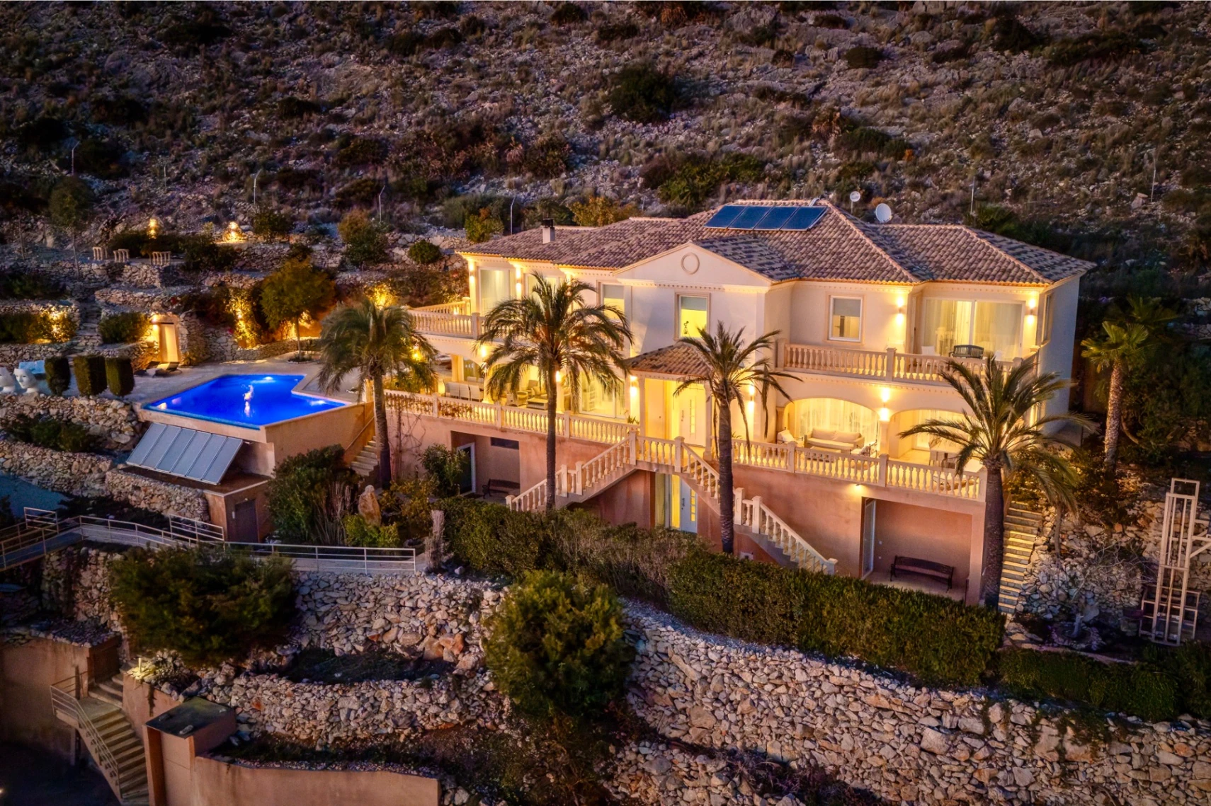Villa de lujo de 7 dormitorios en venta en Altea con vistas panorámicas