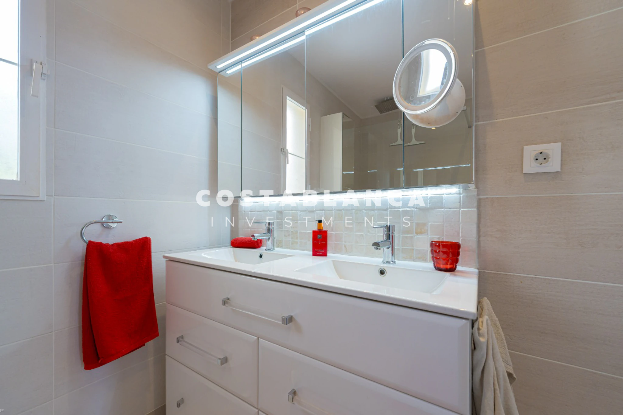 Exclusive duplex apartment with panoramic golf and sea views in Altea La Vella