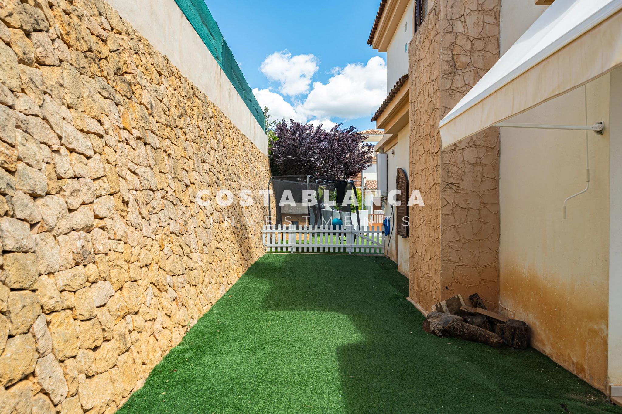 Modern Mediterranean villa For Sale in Polop