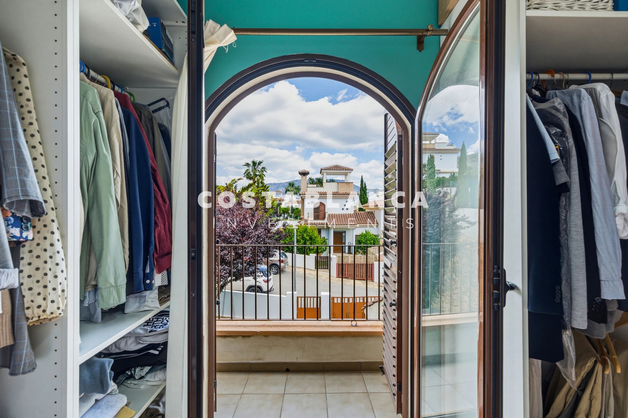 Modern Mediterranean villa For Sale in Polop