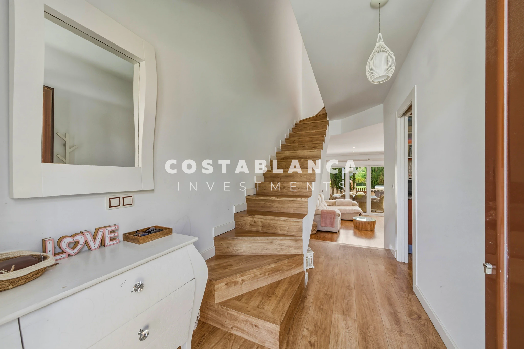Modern Mediterranean villa For Sale in Polop