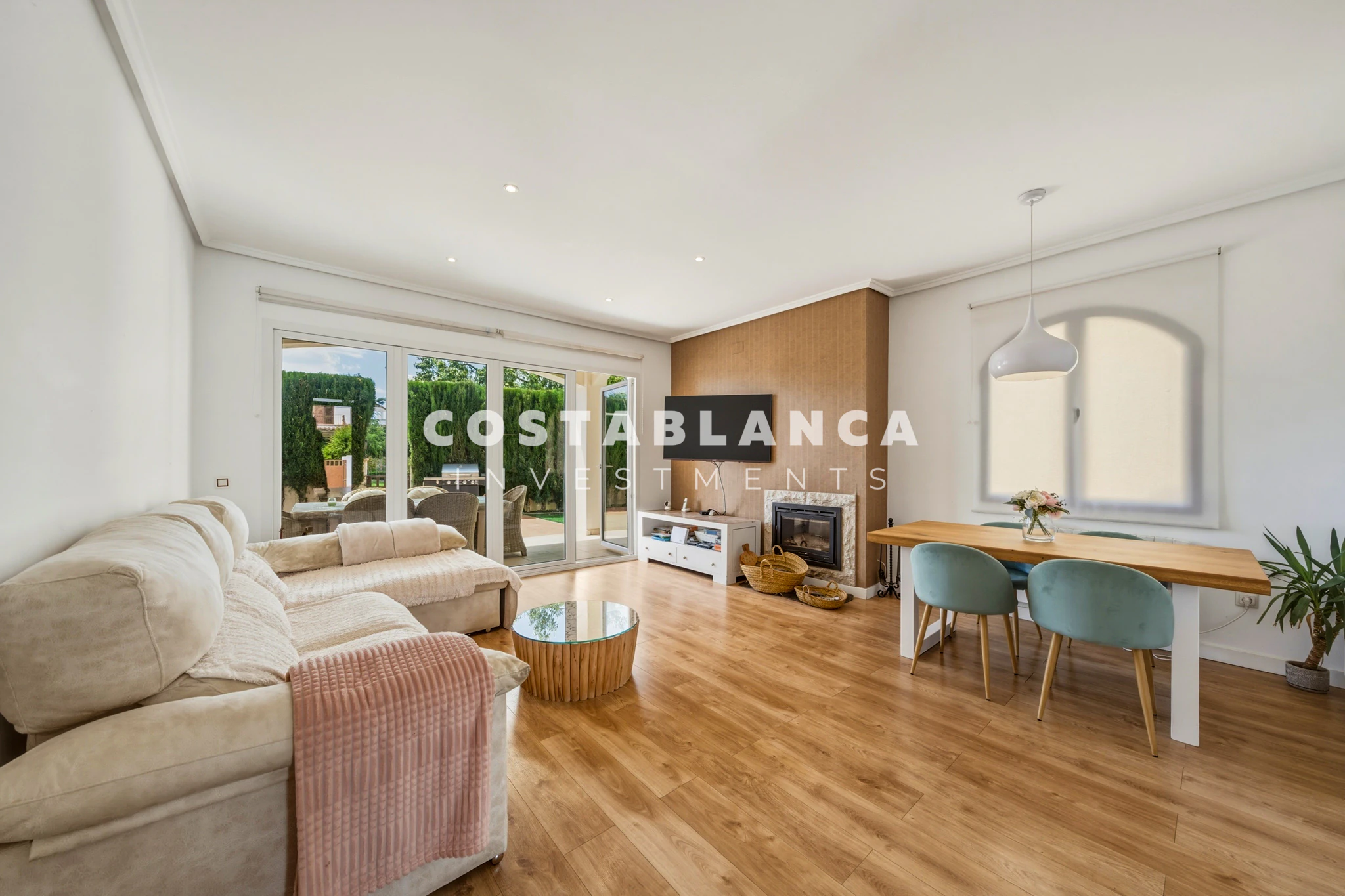 Modern Mediterranean villa For Sale in Polop