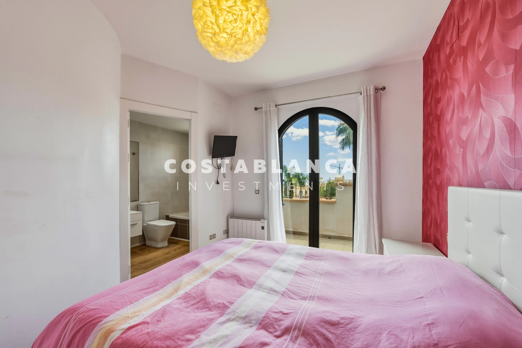 Modern Mediterranean villa For Sale in Polop