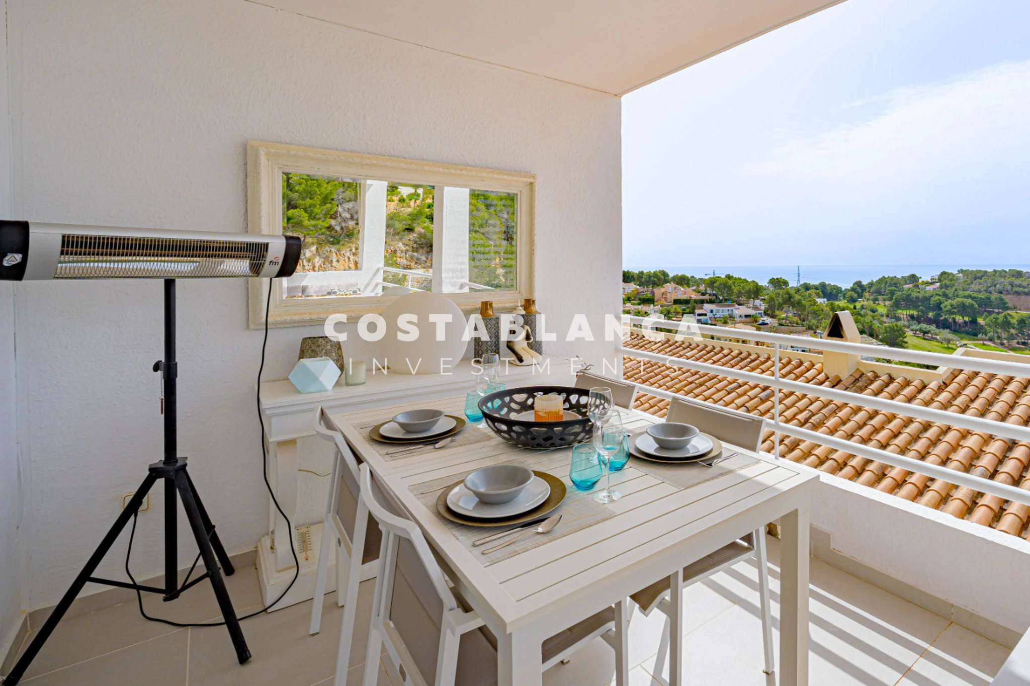 Exclusive duplex apartment with panoramic golf and sea views in Altea La Vella