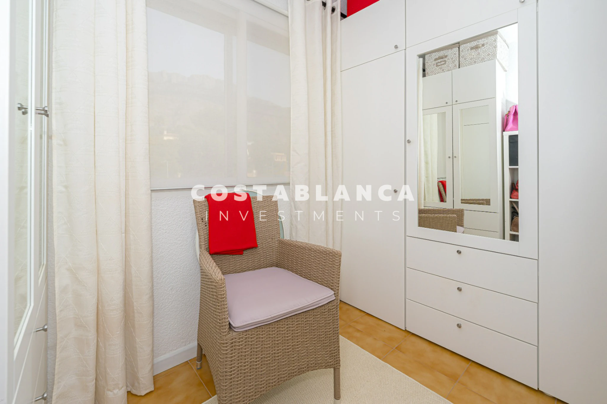 Exclusive duplex apartment with panoramic golf and sea views in Altea La Vella