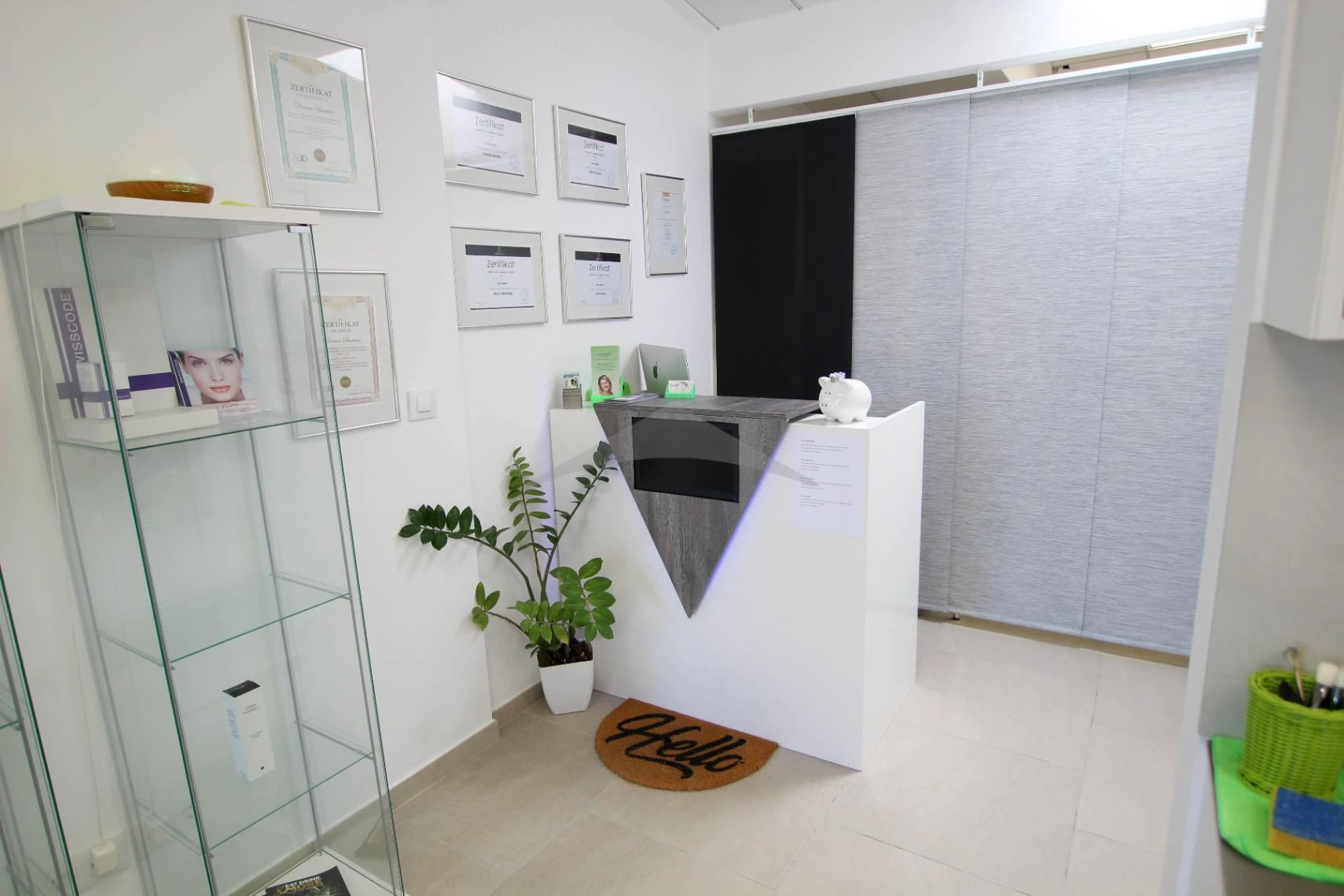 Stunning beauty salon for sale in Moraira