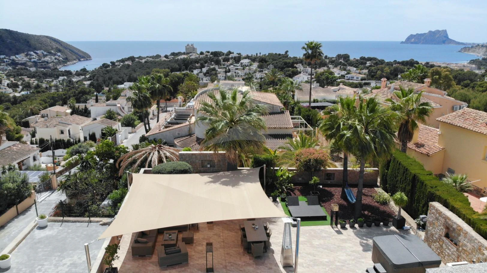 Stunning villa with sea views for sale in Moraira
