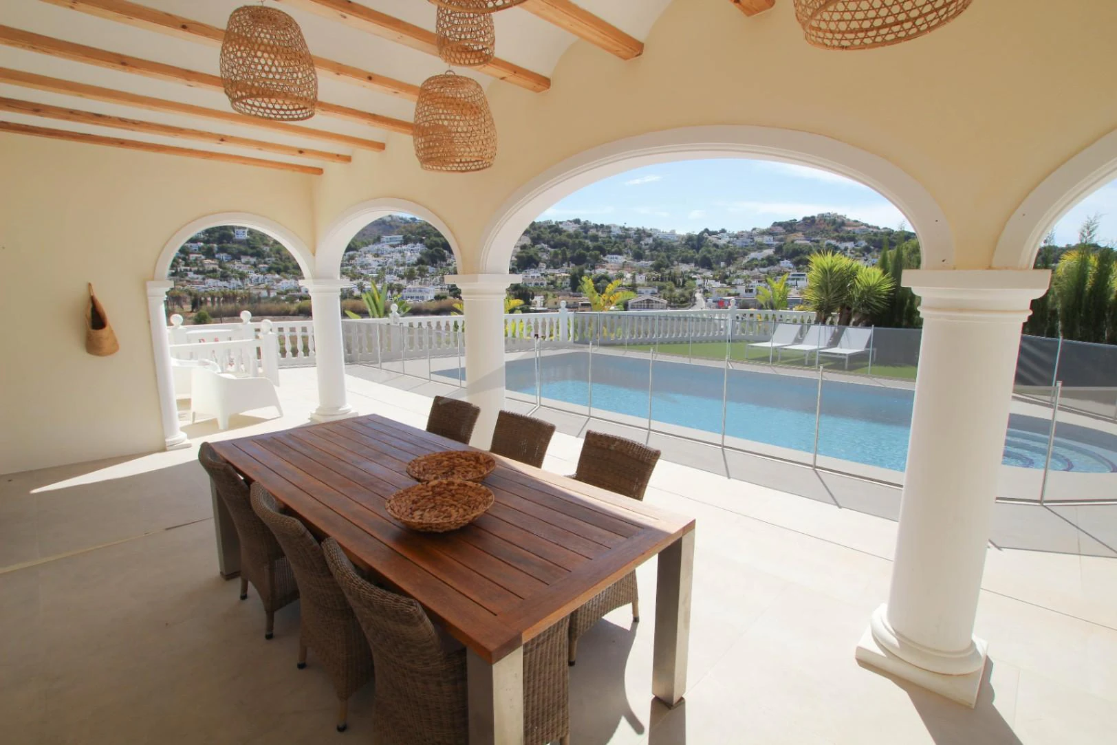Renovated spacious villa for sale in Moraira