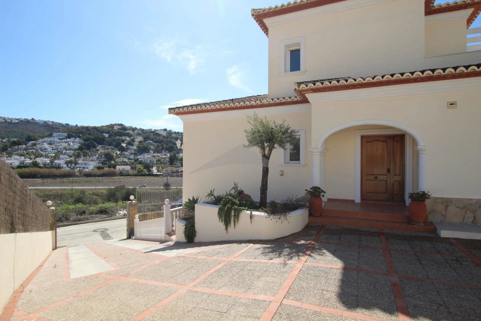 Renovated spacious villa for sale in Moraira