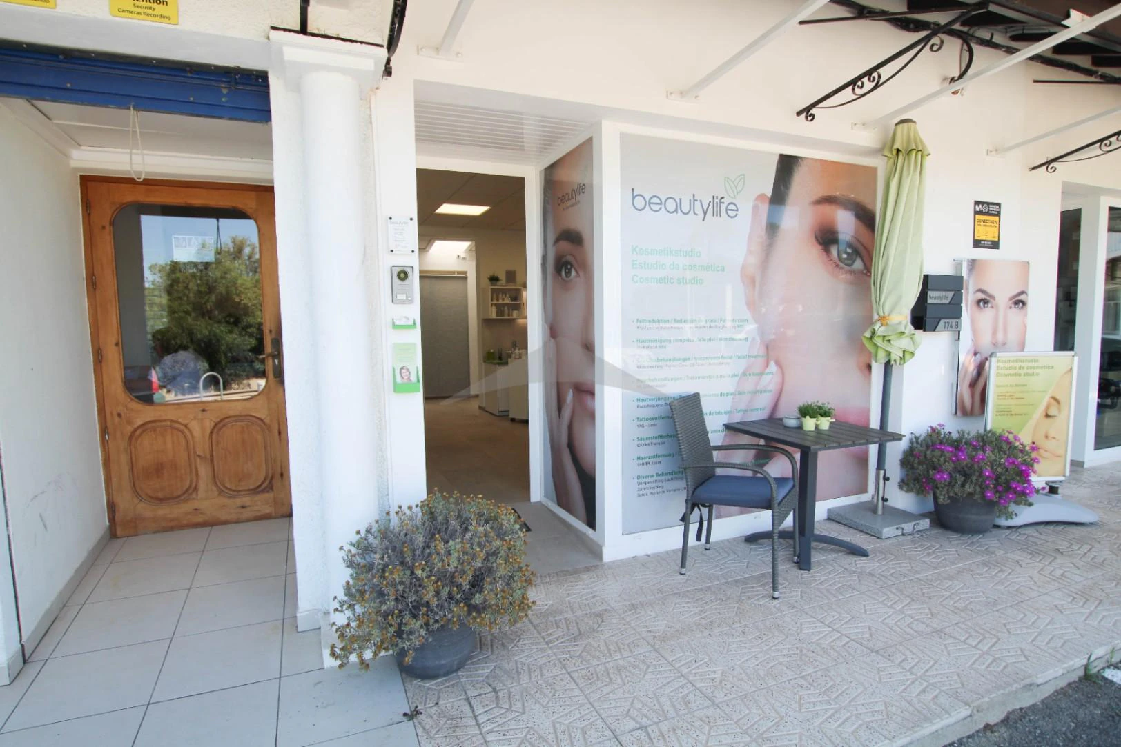 Stunning beauty salon for sale in Moraira
