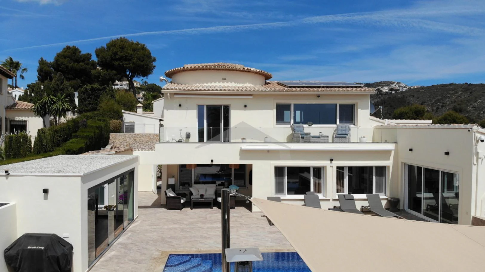 Stunning villa with sea views for sale in Moraira