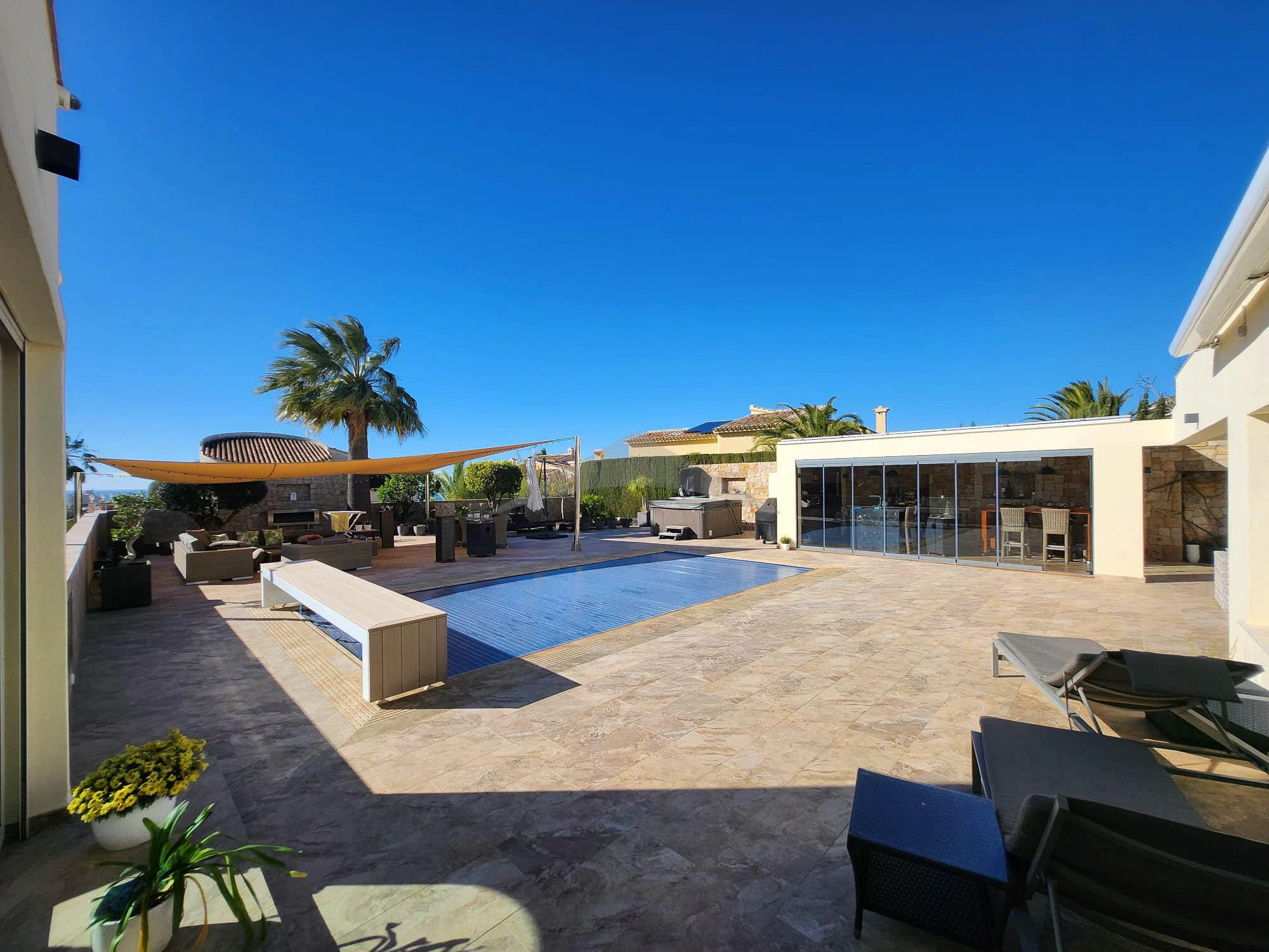 Stunning villa with sea views for sale in Moraira